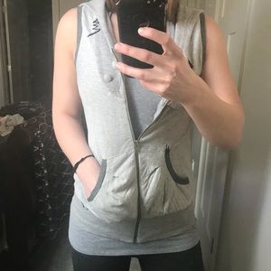 Sleeveless vest